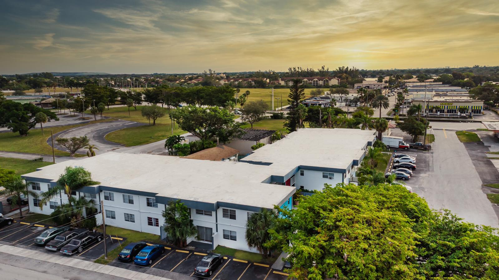 Margate Tropical View Apartments - drone view
