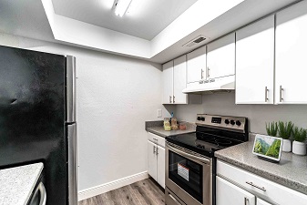 Rennovated kitchen at Red Bay apartments