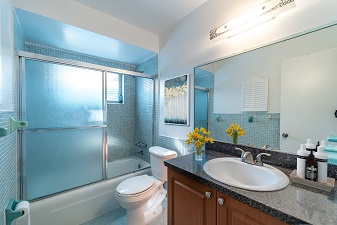 University Club apartments- bathroom