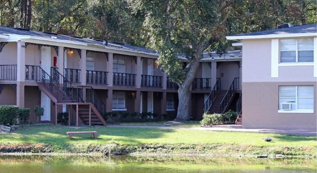 Golden Shore of Jacksonville - building and lake