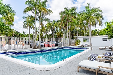 pool at Golden Palms