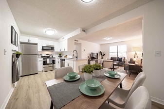 Dining table at Northlake apartments Jacksonville