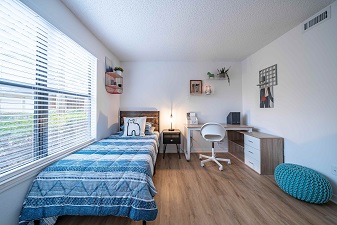 Teenager room at Northlake apartments Jacksonville